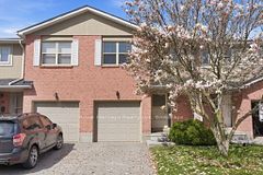 115 Avenue Road 26, Richmond Hill, ON L4C 9N2