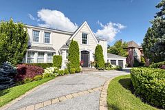 8 Prescott Court, Markham, ON L3T 5W7
