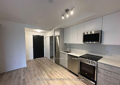 185 Deerfield Road 414, Newmarket, ON L3Y 0G7