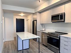 185 Deerfield Road 605, Newmarket, ON L3Y 0G7