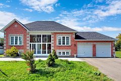 80 Moores Beach Road, Georgina, ON L0E 1N0