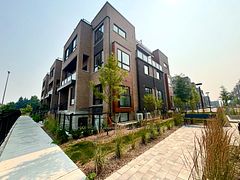 2-20 Lytham Green Circle 191, Newmarket, ON L3Y 0H3