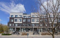 200 Alex Gardner Circle 34, Aurora, ON L4G 3G5