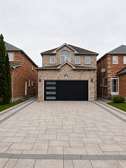 18 Angela Court Upper, Markham, ON L3S 4K8
