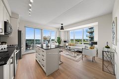 9088 Yonge Street 702A, Richmond Hill, ON L4C 0Y6