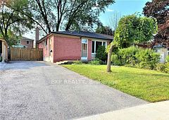218 Ashlar Road, Richmond Hill, ON L4C 2W6