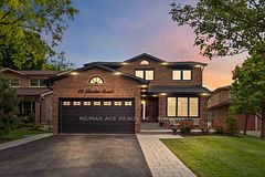 19 Barker Court, Markham, ON L3P 3X9