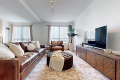 62 Suncrest Boulevard LPH9, Markham, ON L3T 7Y6
