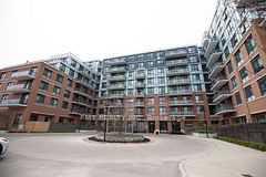 11611 Yonge Street 516, Richmond Hill, ON L4E 1G2