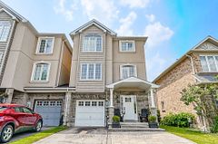 176 Gail Parks Crescent, Newmarket, ON L3X 2C3