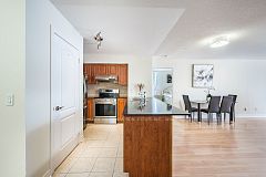 60 Disera Drive 807, Vaughan, ON L4J 9G1
