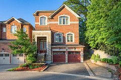233 Butternut Ridge Trail, Aurora, ON L4G 3P1