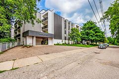 7 Albert Street 403, Whitchurch-Stouffville, ON L4A 4H2