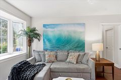 10 Victor Drive, Whitchurch-Stouffville, ON L4A 3G5