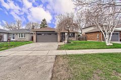 30 Northgate Drive, Bradford West Gwillimbury, ON L3Z 2H5