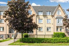 75 Weldrick Drive E 1003, Richmond Hill, ON L4C 0H9