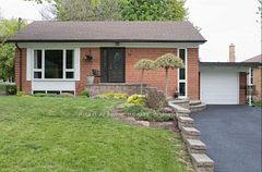89 Monkswood Crescent, Newmarket, ON L3Y 2J9