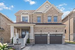 25 Pear Blossom Way, East Gwillimbury, ON L9N 0T3
