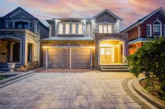 31 Pinewood Drive, Vaughan, ON L4J 5P4