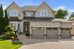 19 Mumberson Court, Markham, ON L6C 1Y4