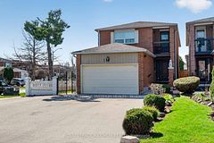 3 Muzzo Court, Vaughan, ON L4L 3K2