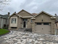 70 Closs Square, Aurora, ON L4G 5H9