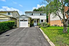 174 Currey Crescent, Newmarket, ON L3Y 5M9