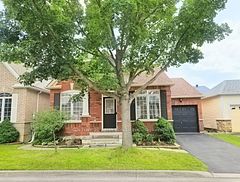 31 Cliveden Place, Markham, ON L6C 2S4