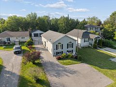 1008 Metro Road N, Georgina, ON L4P 3E9
