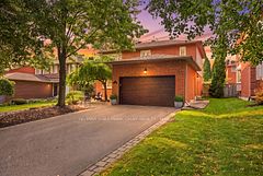 23 Twelve Oaks Drive, Aurora, ON L4G 6J5