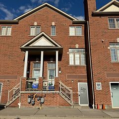 10 Greensborough Village Circle 27, Markham, ON L6E 1M4