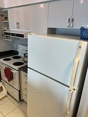 399 South Park Road 901, Markham, ON L3T 7W6