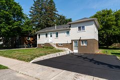 137 John Street E, Bradford West Gwillimbury, ON L3Z 1G3