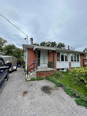 124 Septonne Avenue Main, Newmarket, ON L3Y 2W3