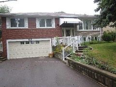 169 Trayborn Drive, Richmond Hill, ON L4C 4K9