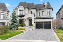 61 Ria Court, King, ON L7B 0N5
