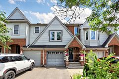 5 Evelyn Buck Lane, Aurora, ON L4G 7H9