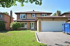 98 Golf Links Drive, Aurora, ON L4G 3V3