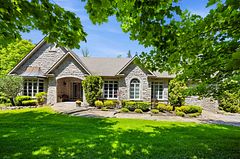 46 Lake Woods Drive, Whitchurch-Stouffville, ON L4A 1P1