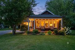 33 Kelenna Drive, Georgina, ON L0E 1L0
