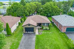 8 Low Boulevard, Uxbridge, ON L9P 1W7