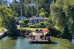 1064 Wisker Avenue, Innisfil, ON L0L 1W0