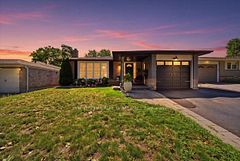 163 Orchard Heights Boulevard, Aurora, ON L4G 3A3