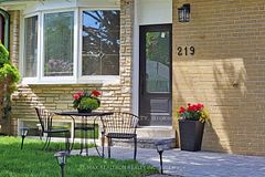 219 Beechy Drive, Richmond Hill, ON L4C 2X6