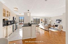 15390 Yonge Street PH 1, Aurora, ON L4G 1N8