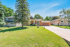 1041 Lebanon Drive, Innisfil, ON L9S 2B7