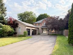 704 Foxcroft Boulevard, Newmarket, ON L3X 1N2