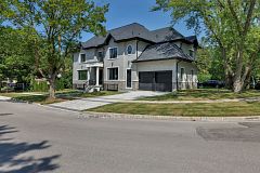 5 Cedar Crescent, Aurora, ON L4G 3J7