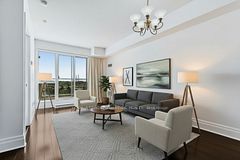 39 Upper Duke Crescent 408, Markham, ON L6G 0B8