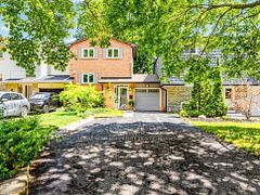 75 St. Andrews Court, Aurora, ON L4G 3B2